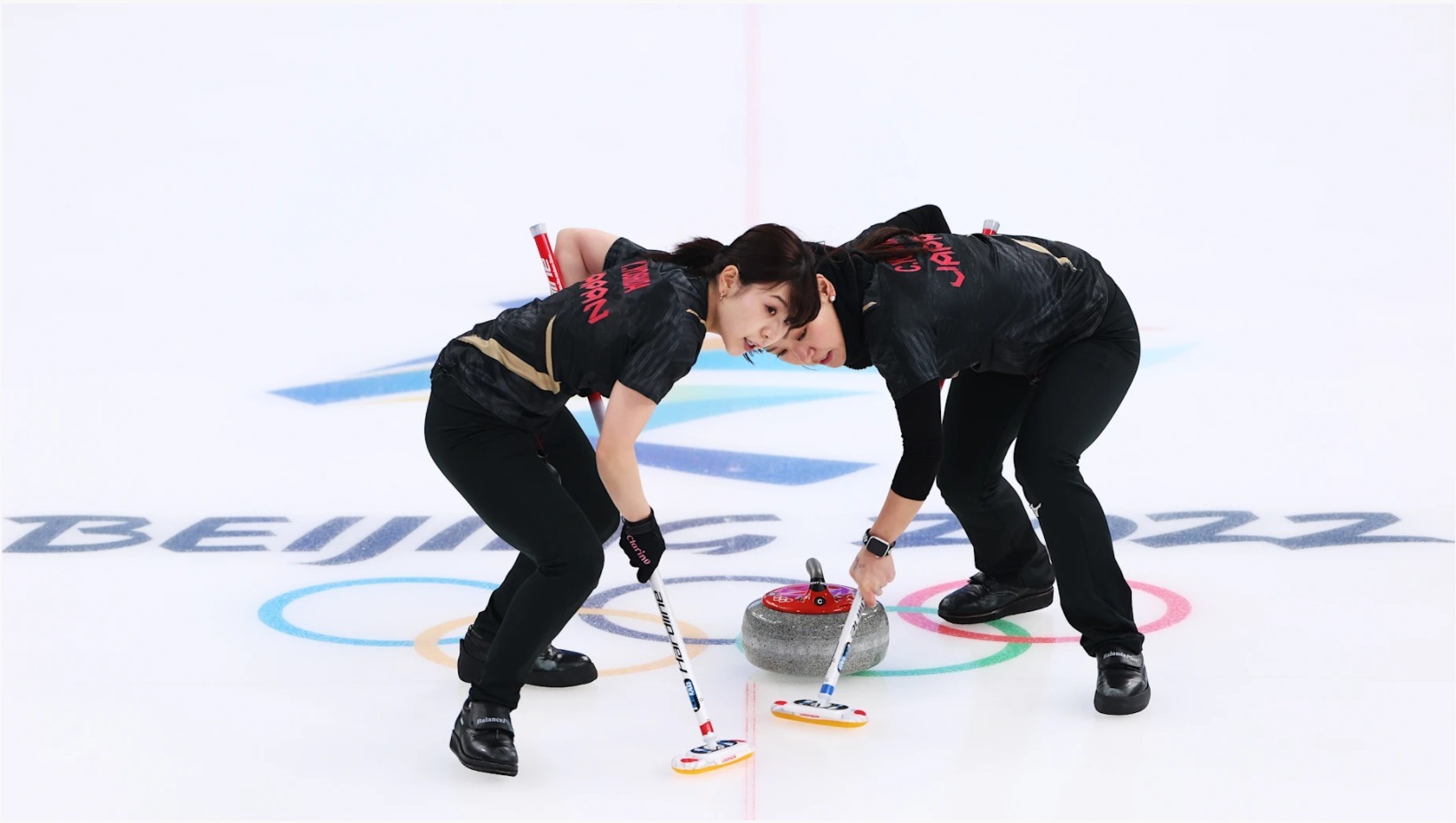Yurika Yoshida and Chinami Yoshida of Team Japan